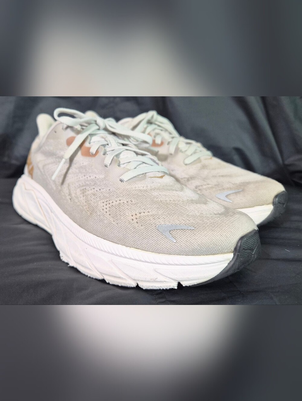 Women's HOKA ONE ONE Arahi 6 "Nimbus Cloud/Rose Gold" Shoes (1123195 NCRG) Sz. 8